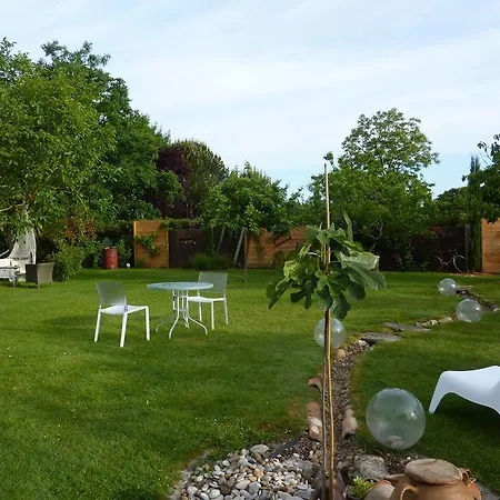 Maison d'hôtes Roulotte Chimere & Serre Nuit Etoilee Cenon-sur-Vienne